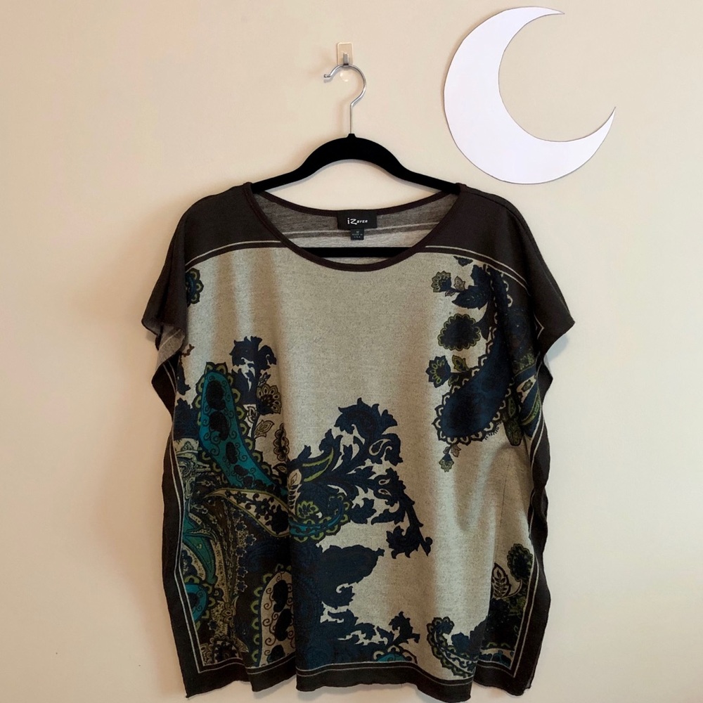 🌙 IZ Byer Paisley cap sleeve Sweater